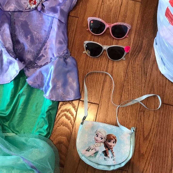 Disney princess dress up and accessories - Picture 5 of 6